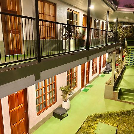 Tupa Hotel Iguazu Puerto Iguazú Exteriör bild