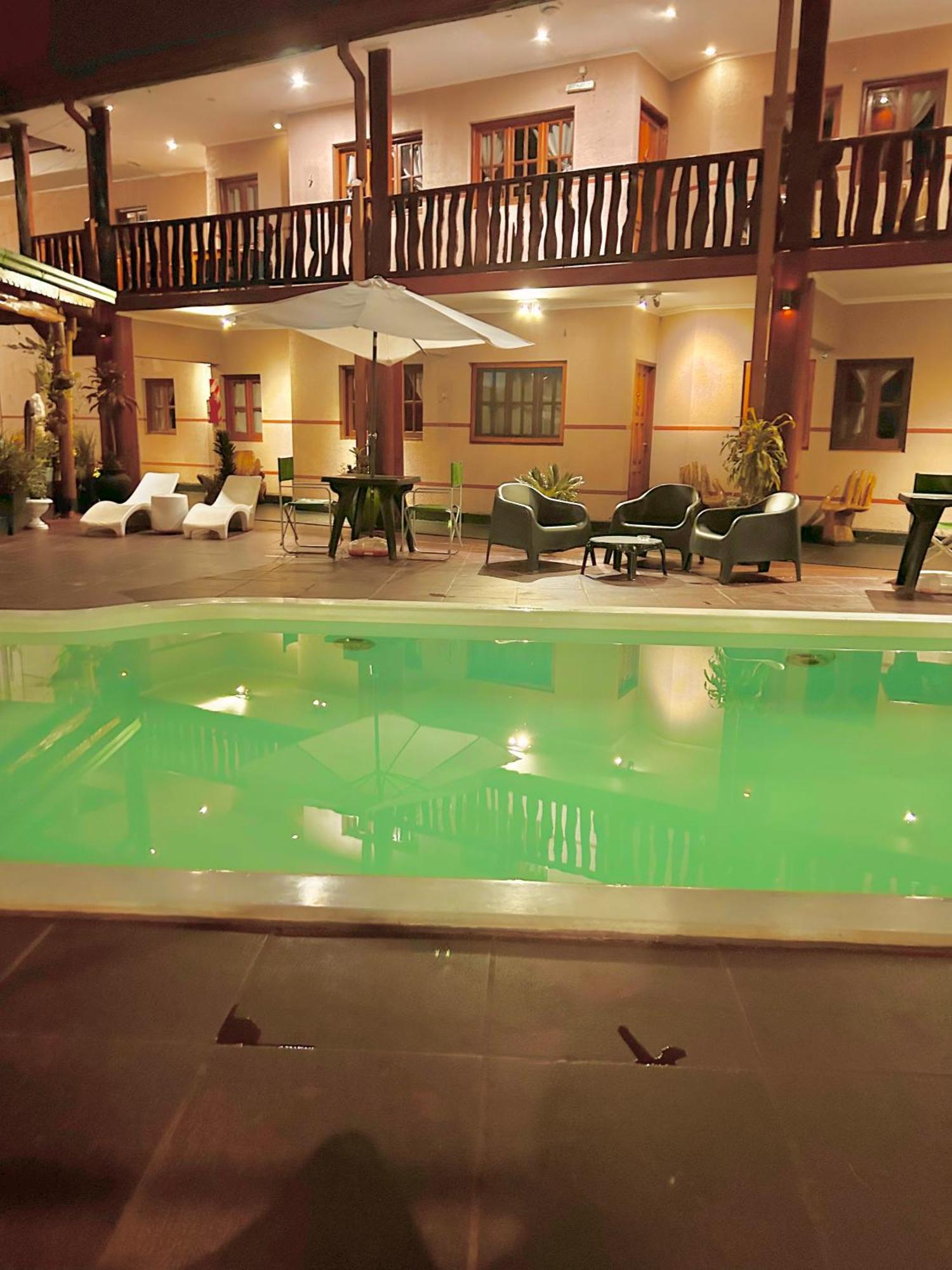 Tupa Hotel Iguazu Puerto Iguazú Exteriör bild